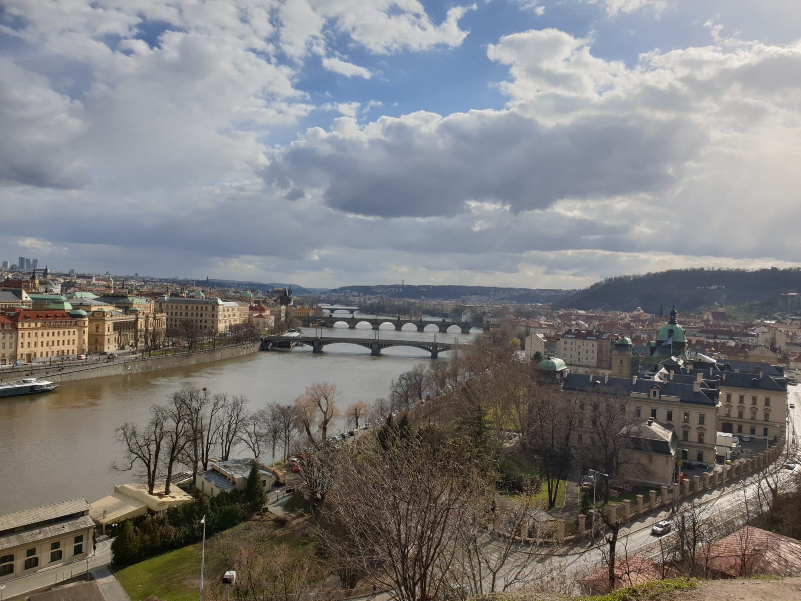 Dove Mangiare a Praga: 3 Posti Sorprendenti Che Non Ti Aspetti