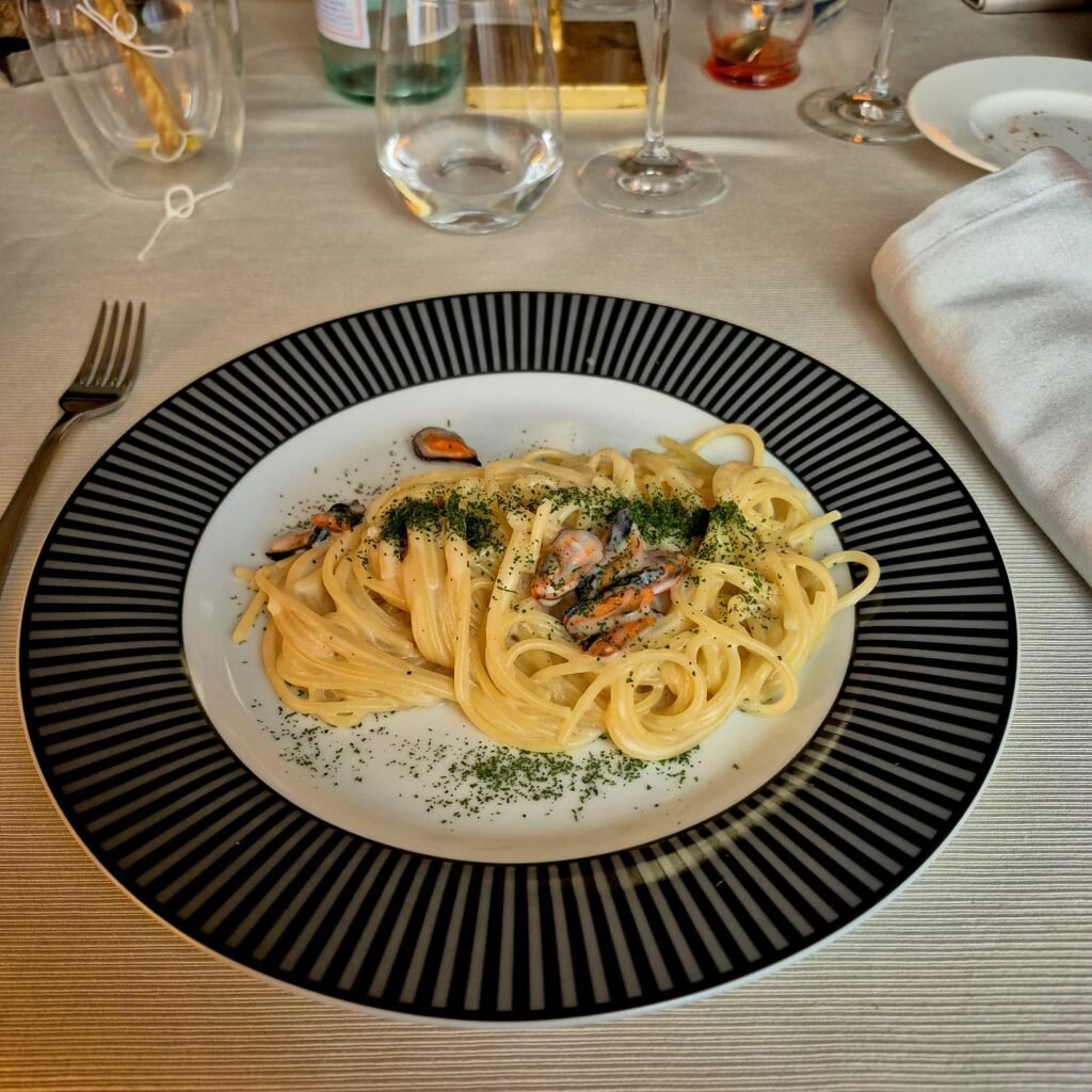 Spaghetto con salsa champagne e cozze di Villa Terzaghi a Robecco sul Naviglio