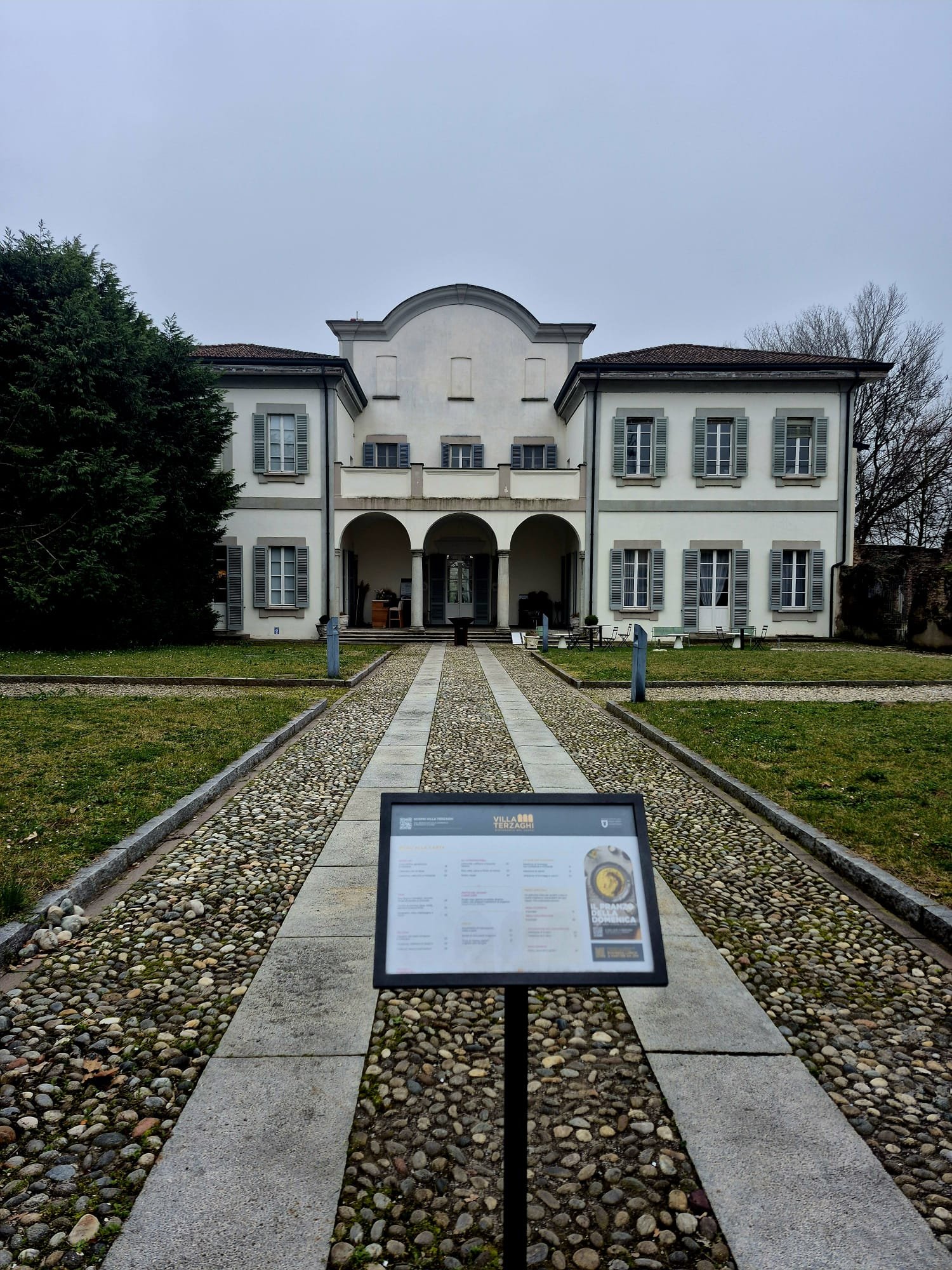 Villa Terzaghi Robecco sul Naviglio: esperienza culinaria raffinata in una villa storica