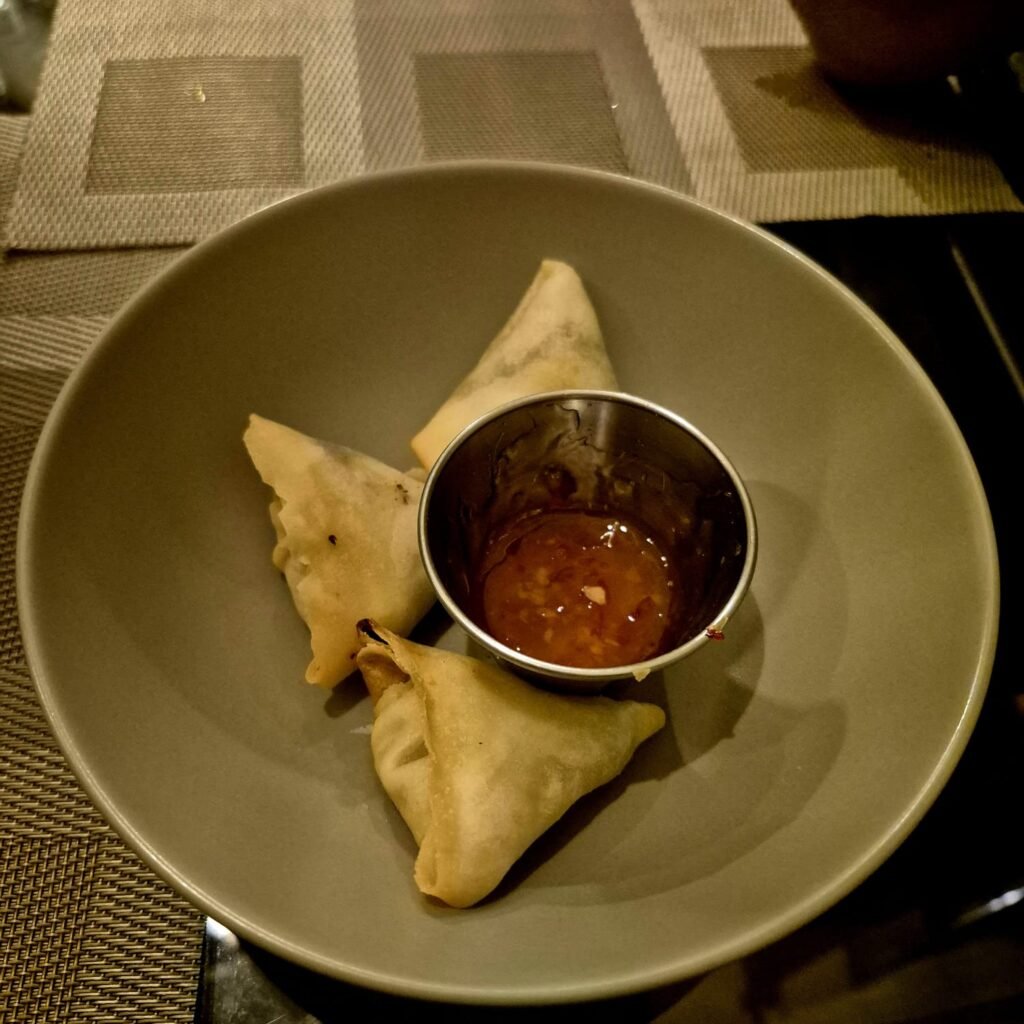 samosa eritrei con pollo e agnello da Corno d'Africa Milano